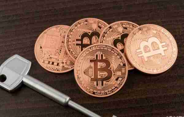   比特币价格美金市场如何，比特币交易时的费用是多少