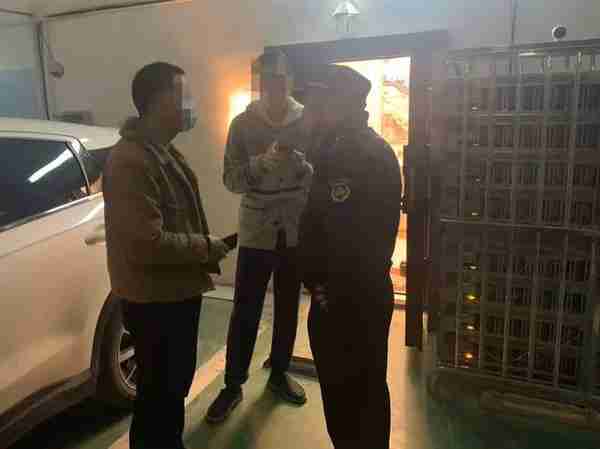 “挖鑛”機器日夜轟鳴擾民,城琯出動維護小區安甯