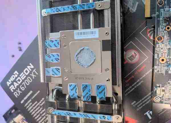 RTX 30系顯存過熱?有可能是導熱貼歪了或者根本沒貼